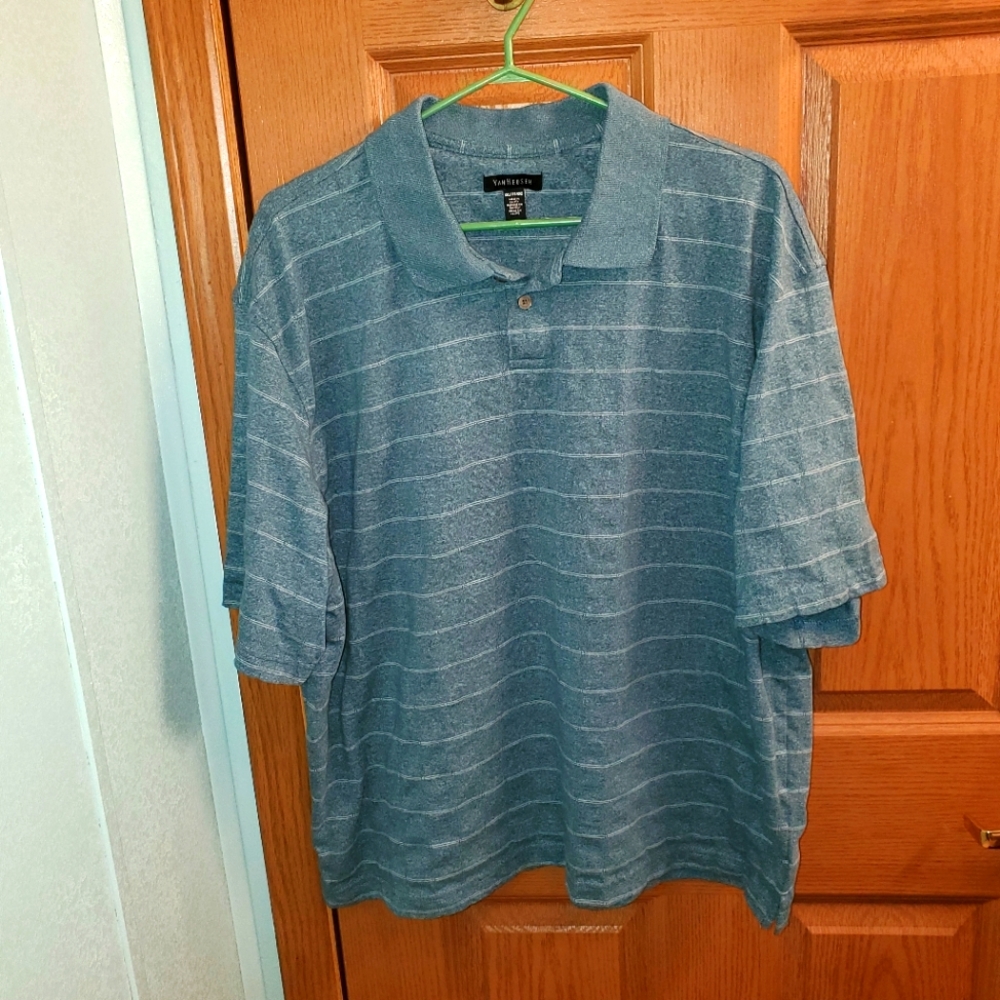 Mens Van Heusen polo shirt. Size XXL